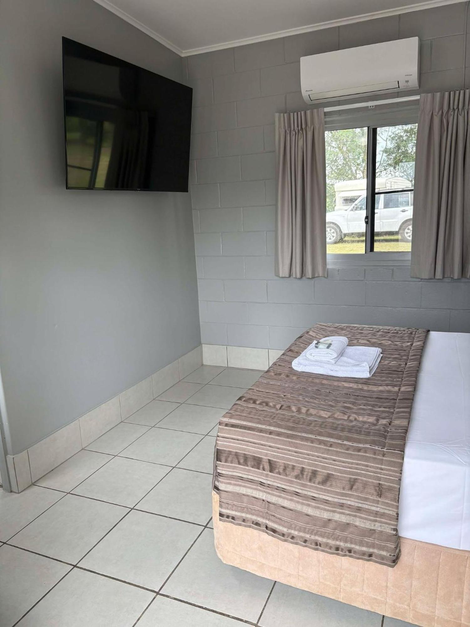 Ingham Tourist Park Hotell Eksteriør bilde